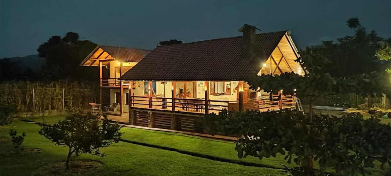 לינה וארוחת בוקר Macas Quinta Isabel, Casa De Huespedes & Cafeteria מראה חיצוני תמונה